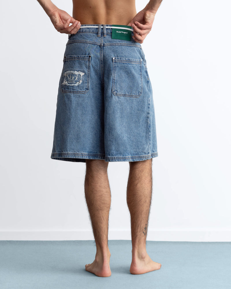 MAN [Model is 187cm / 6'2" wearing size 40]