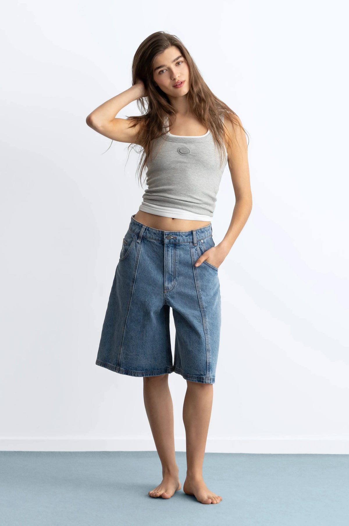 WOMAN [Model is 173 cm / 5’8” wearing size 38]