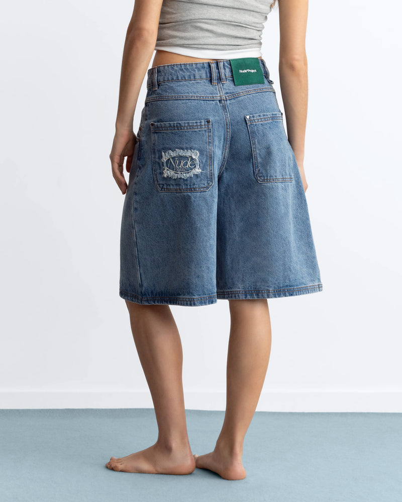 WOMAN [Model is 173 cm / 5’8” wearing size 38]