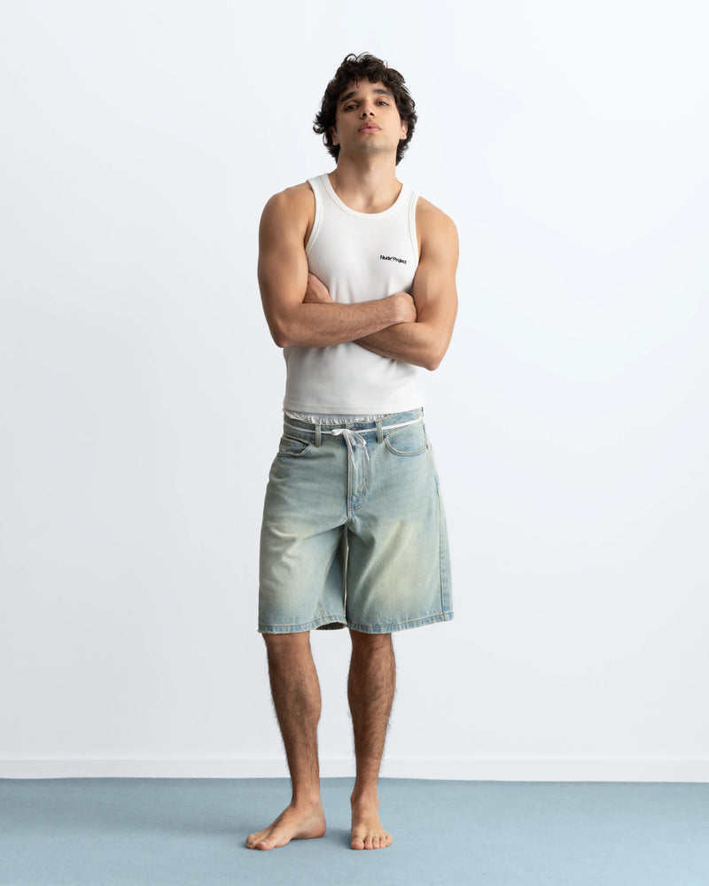 MAN [Model is 187 cm / 6'2" wearing size 40]