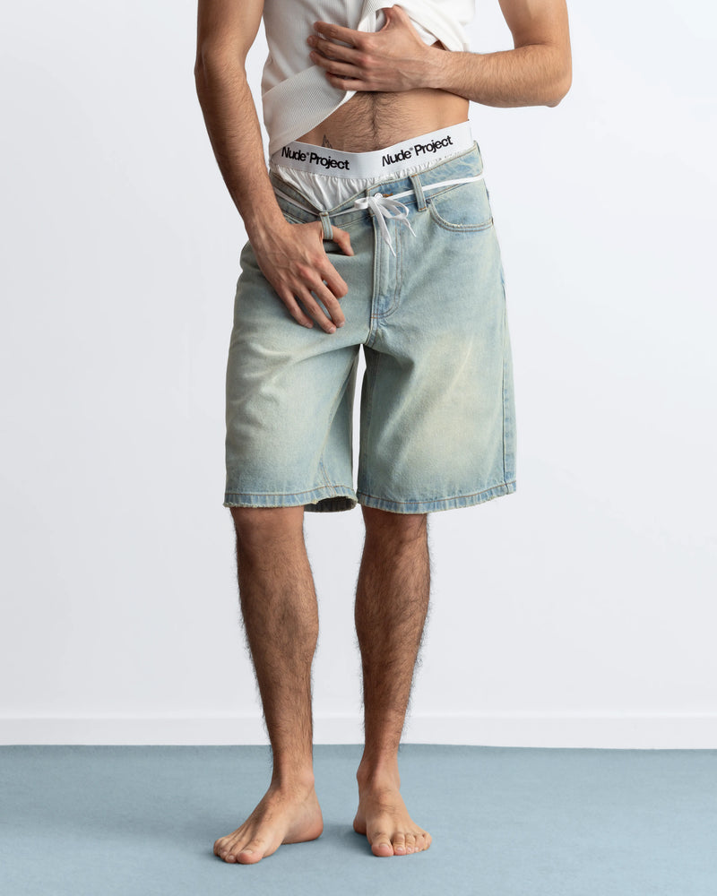 MAN [Model is 187 cm / 6'2" wearing size 40]