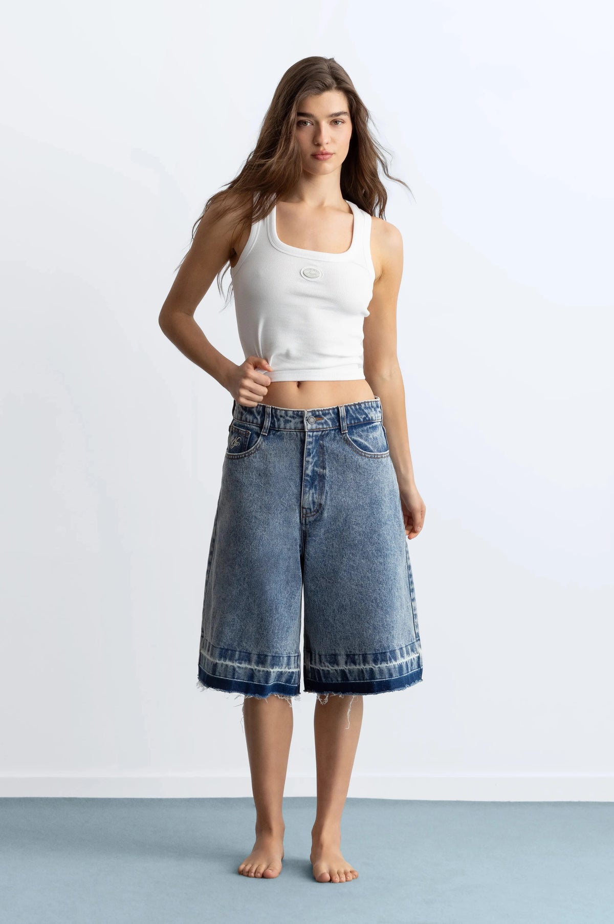 WOMAN [Model is 173 cm / 5’8” wearing size 38]