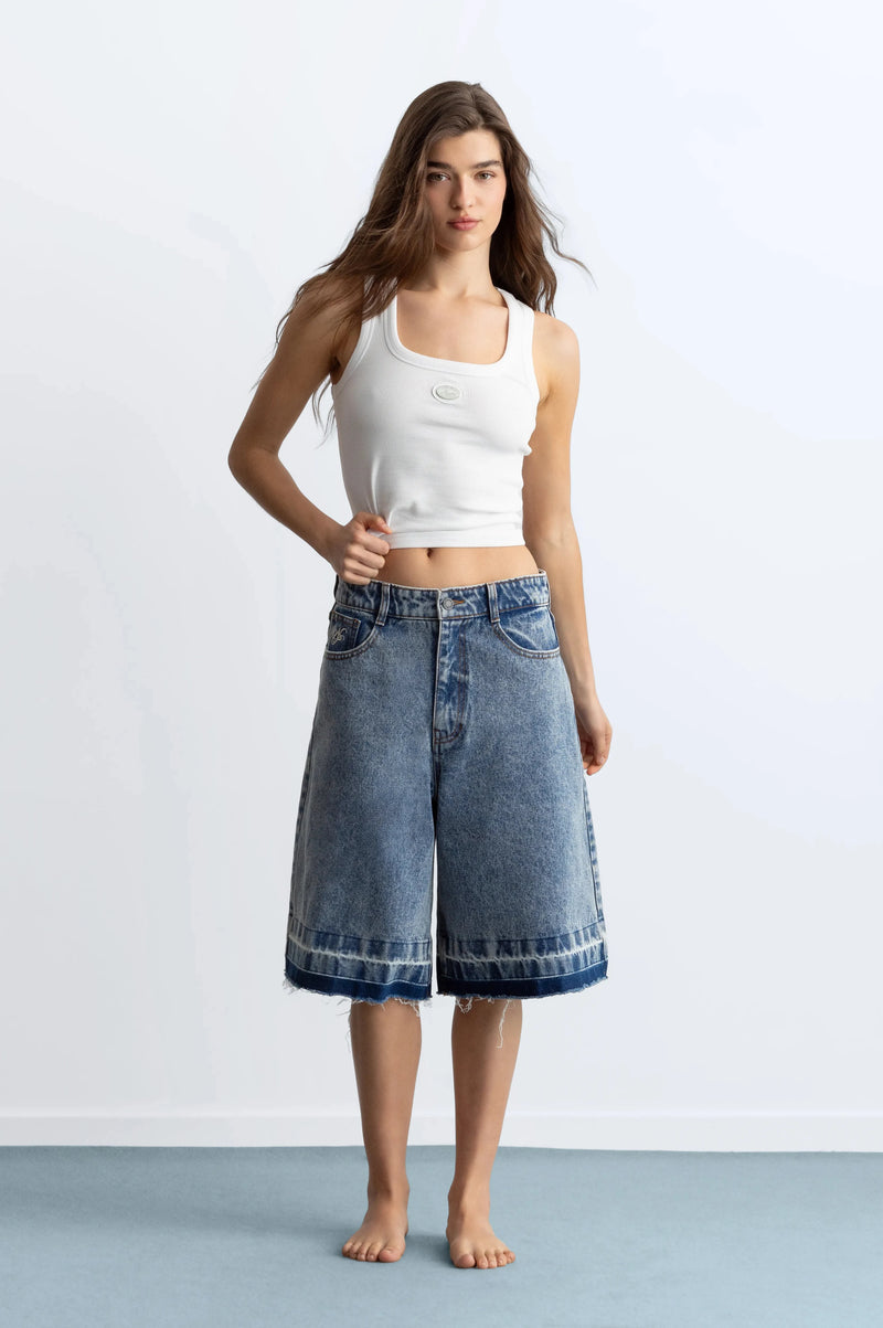 WOMAN [Model is 173 cm / 5’8” wearing size 38]