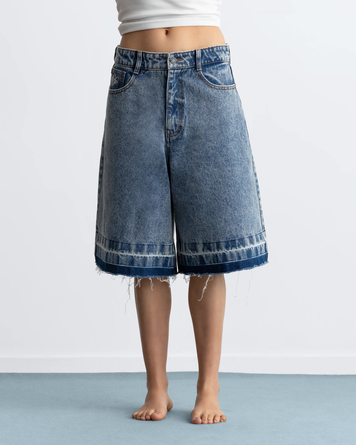 WOMAN [Model is 173 cm / 5’8” wearing size 38]