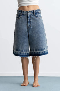 WOMAN [Model is 173 cm / 5’8” wearing size 38]