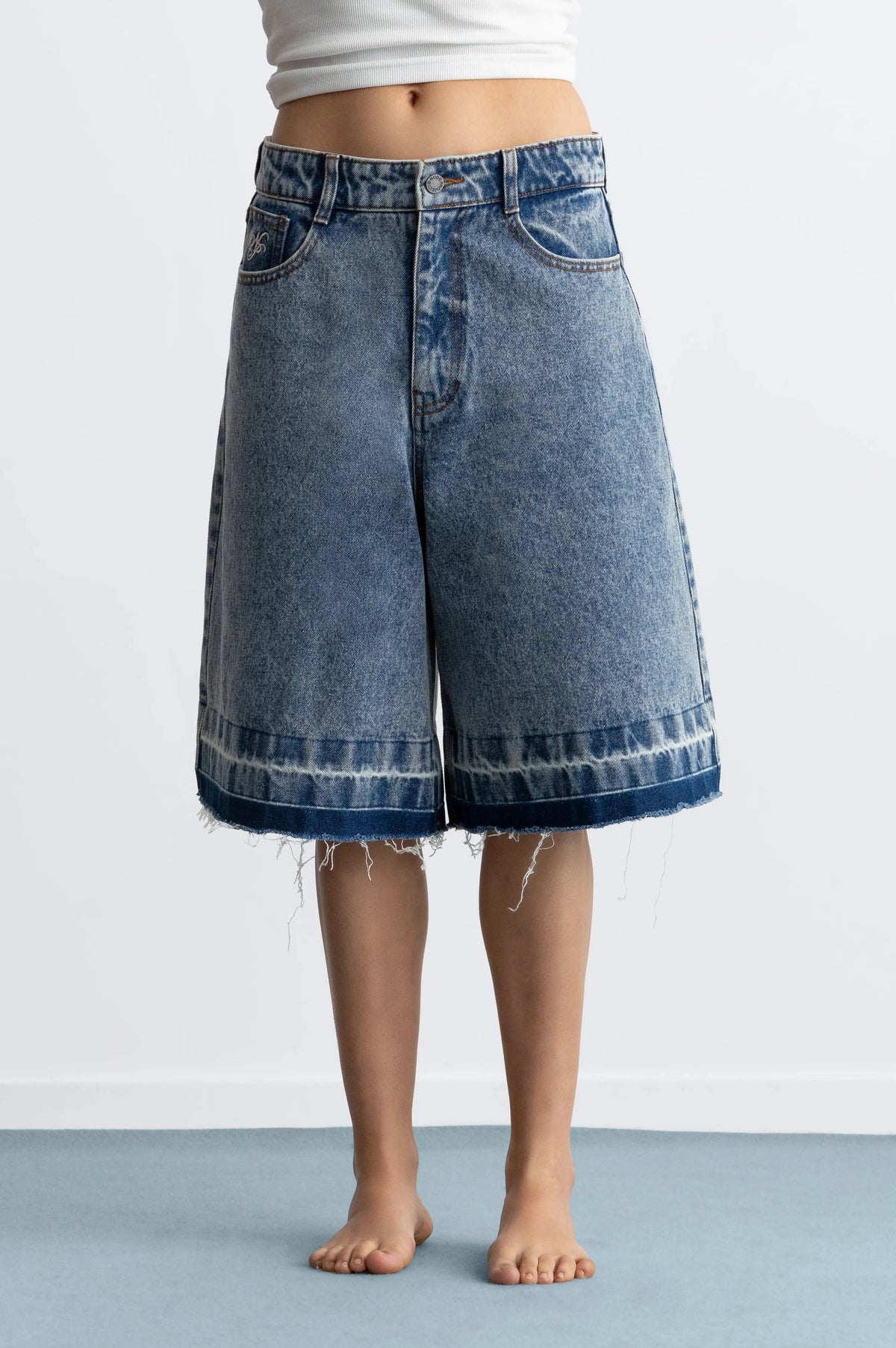 WOMAN [Model is 173 cm / 5’8” wearing size 38]
