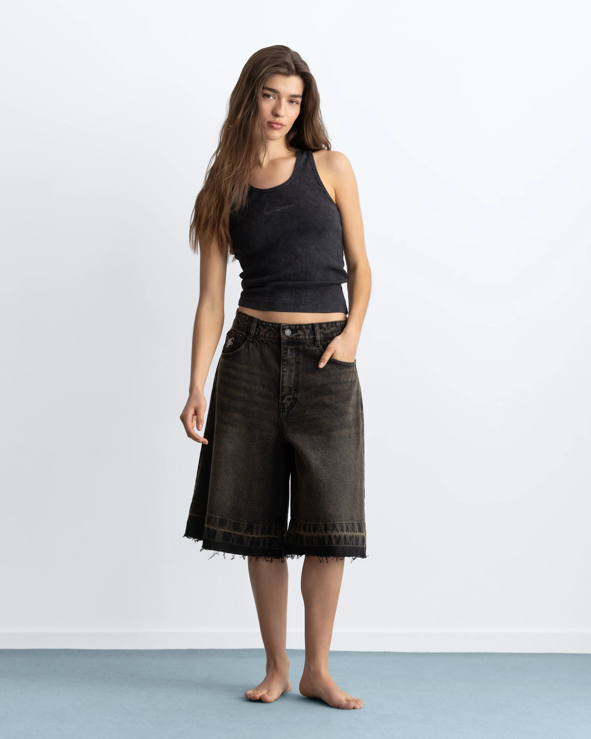 WOMAN [Model is 173 cm / 5’8” wearing size 38]