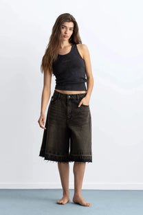 WOMAN [Model is 173 cm / 5’8” wearing size 38]