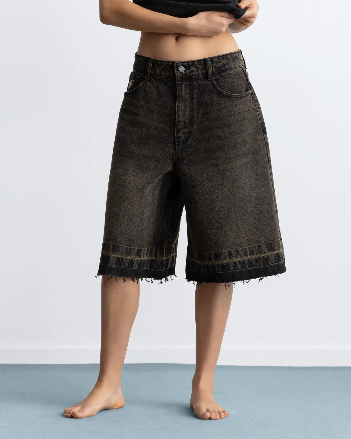 WOMAN [Model is 173 cm / 5’8” wearing size 38]