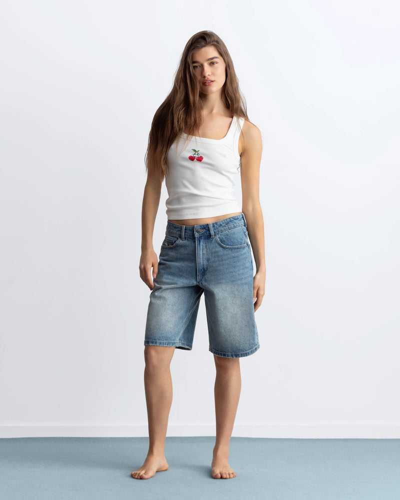 WOMAN [Model is 173 cm / 5’8” wearing size 38]