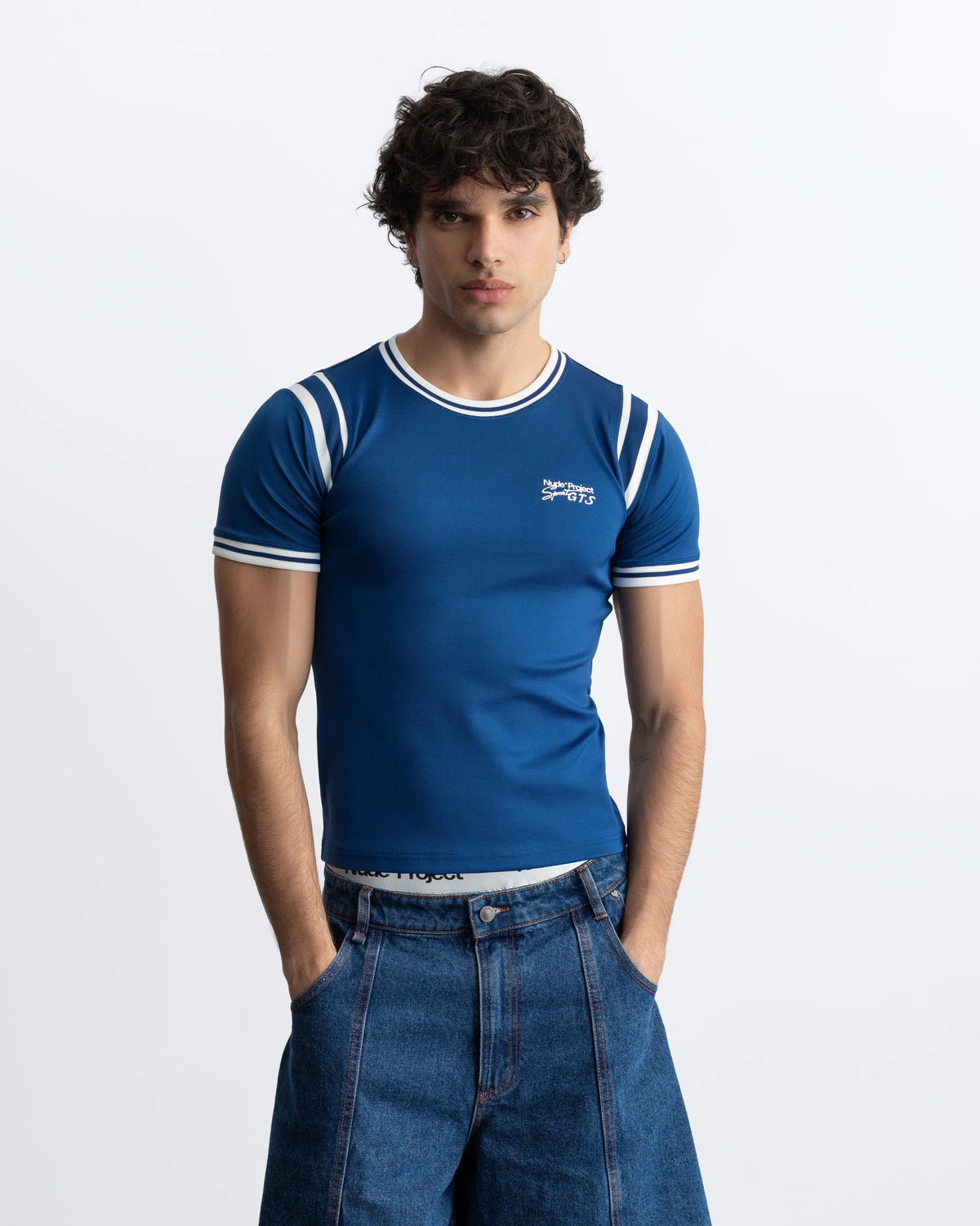 MAN [Model is 187 cm / 6'2" wearing size S]