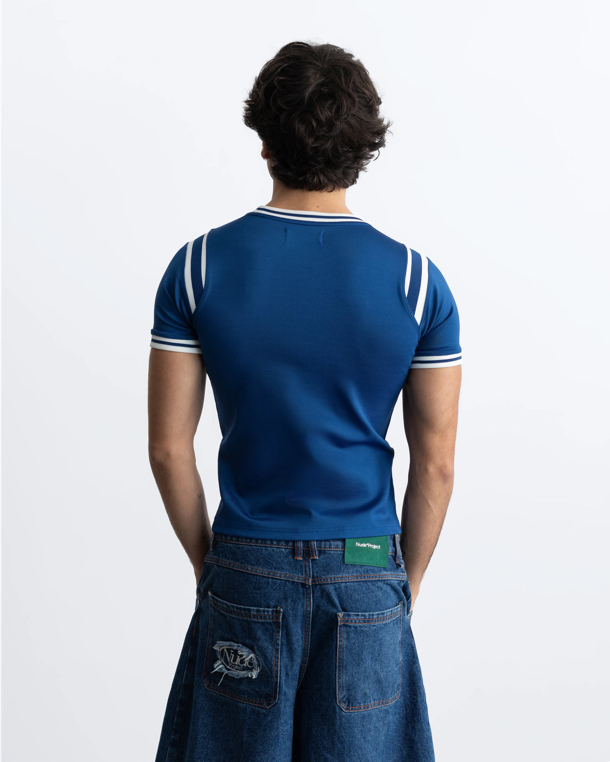 MAN [Model is 187 cm / 6'2" wearing size S]