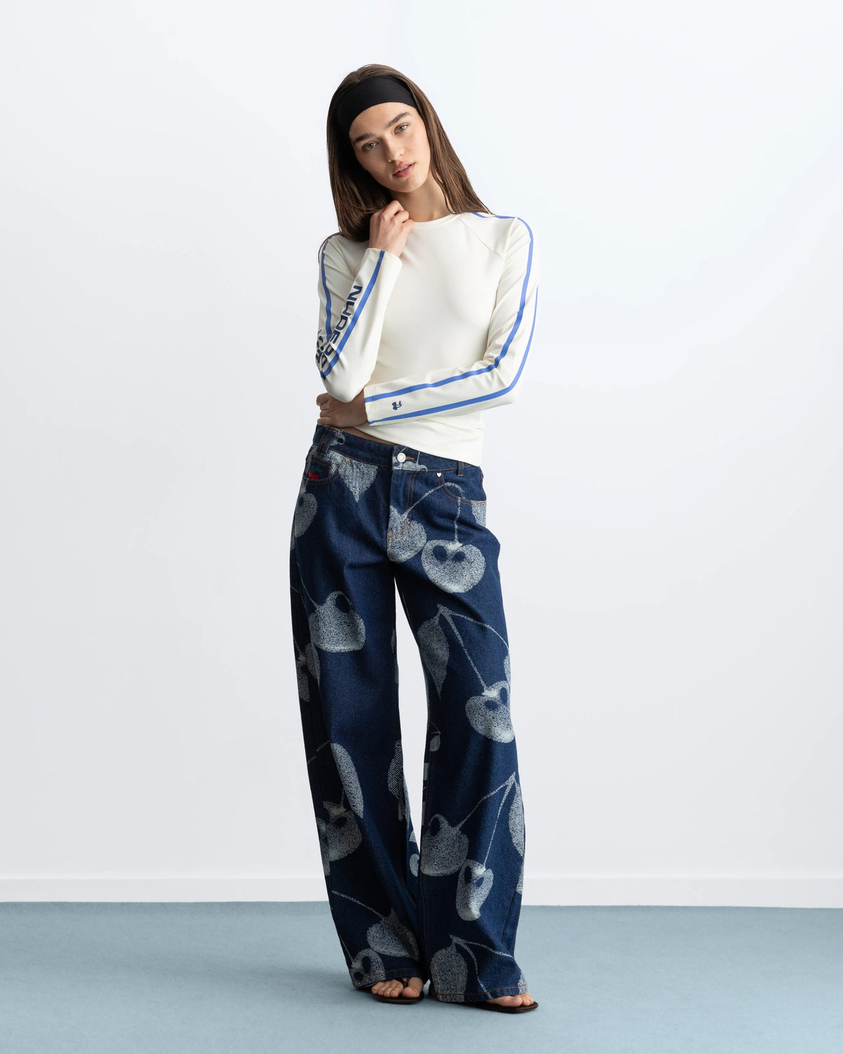 WOMAN [Model is 173 cm / 5’8” wearing size S]