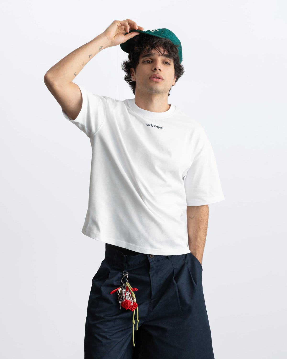 MAN [Model is 187 cm / 6'2" wearing size M]