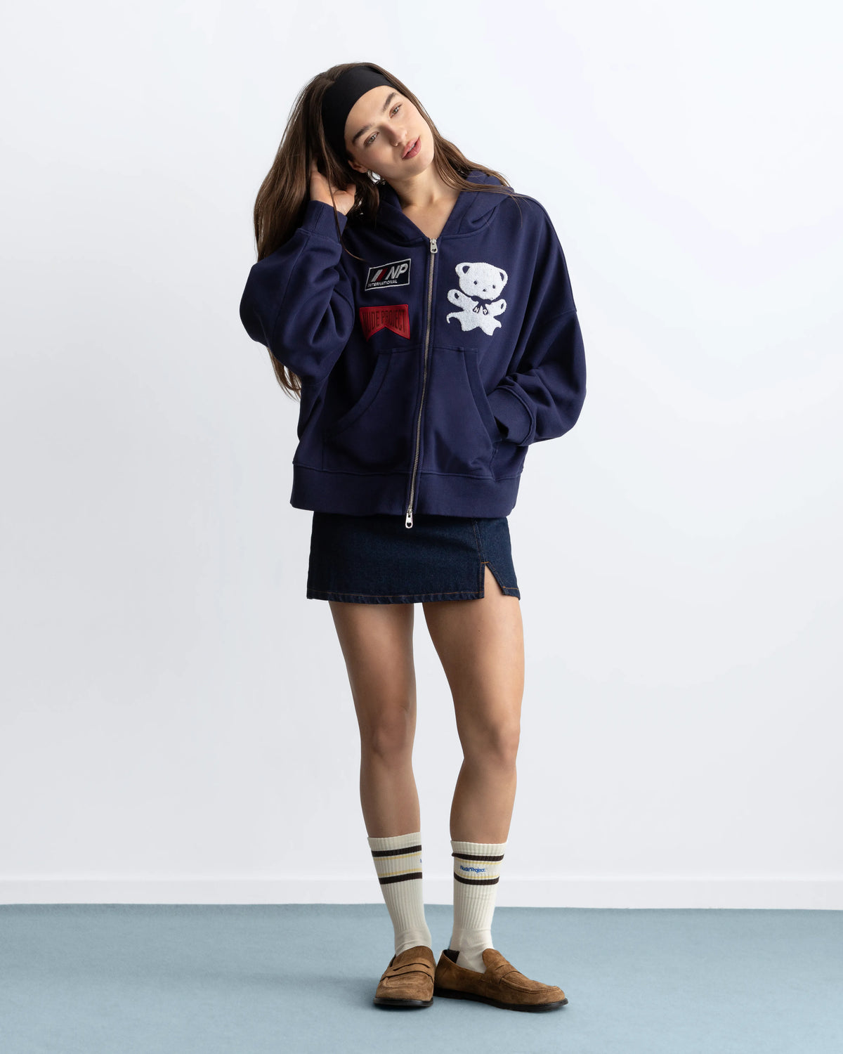 WOMAN [Model is 173 cm / 5’8” wearing size S]