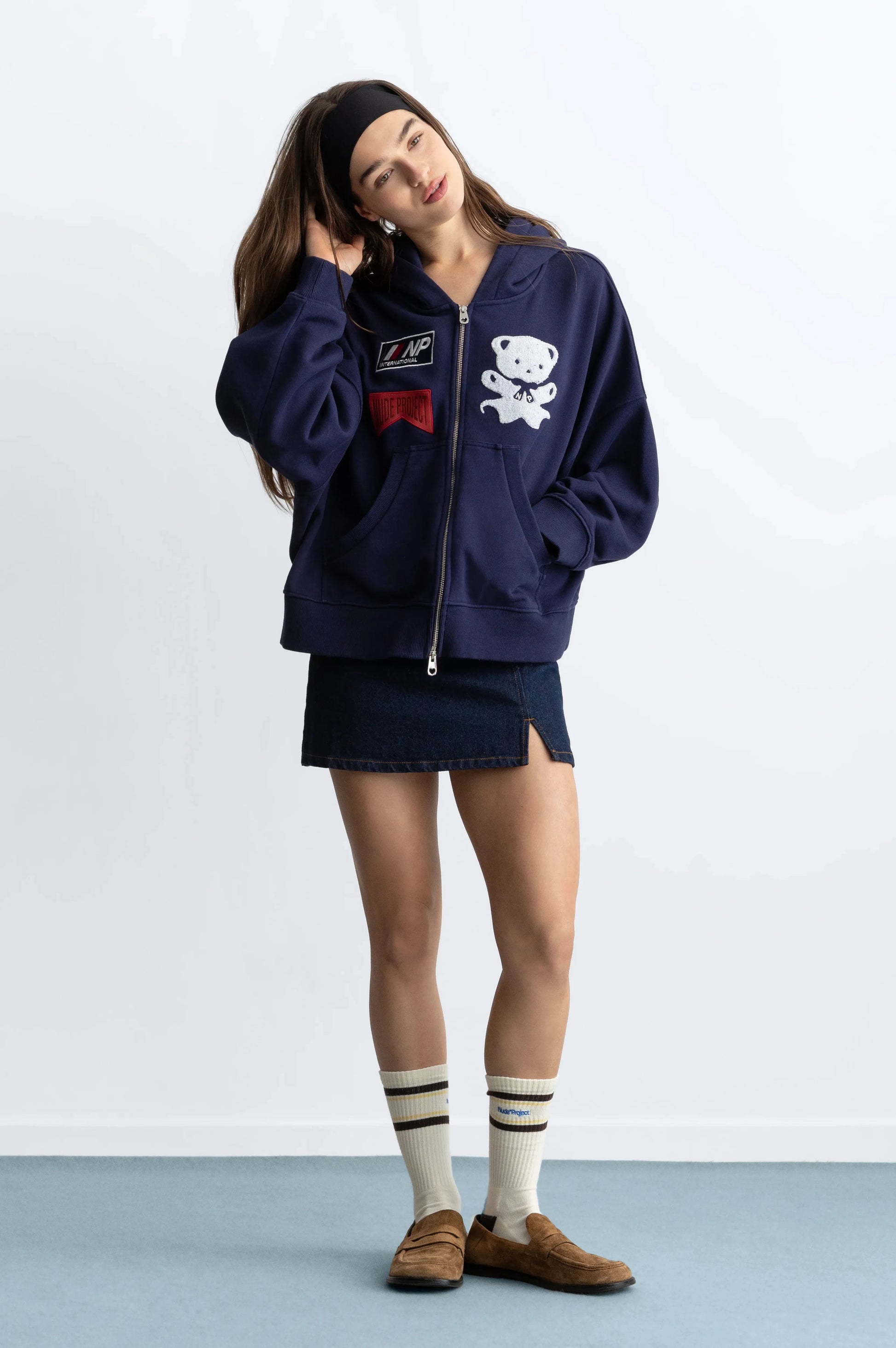 WOMAN [Model is 173 cm / 5’8” wearing size S]