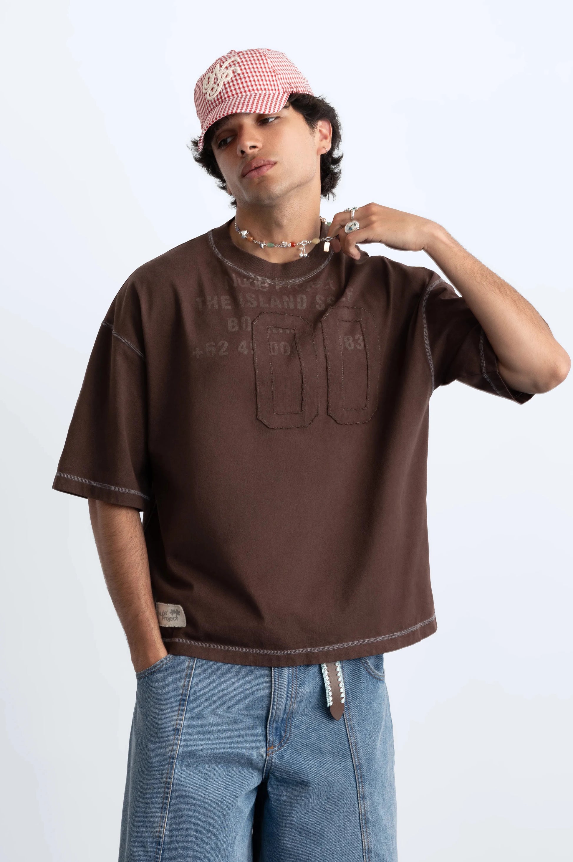 MAN [Model is 187cm / 6’2” wearing size M]