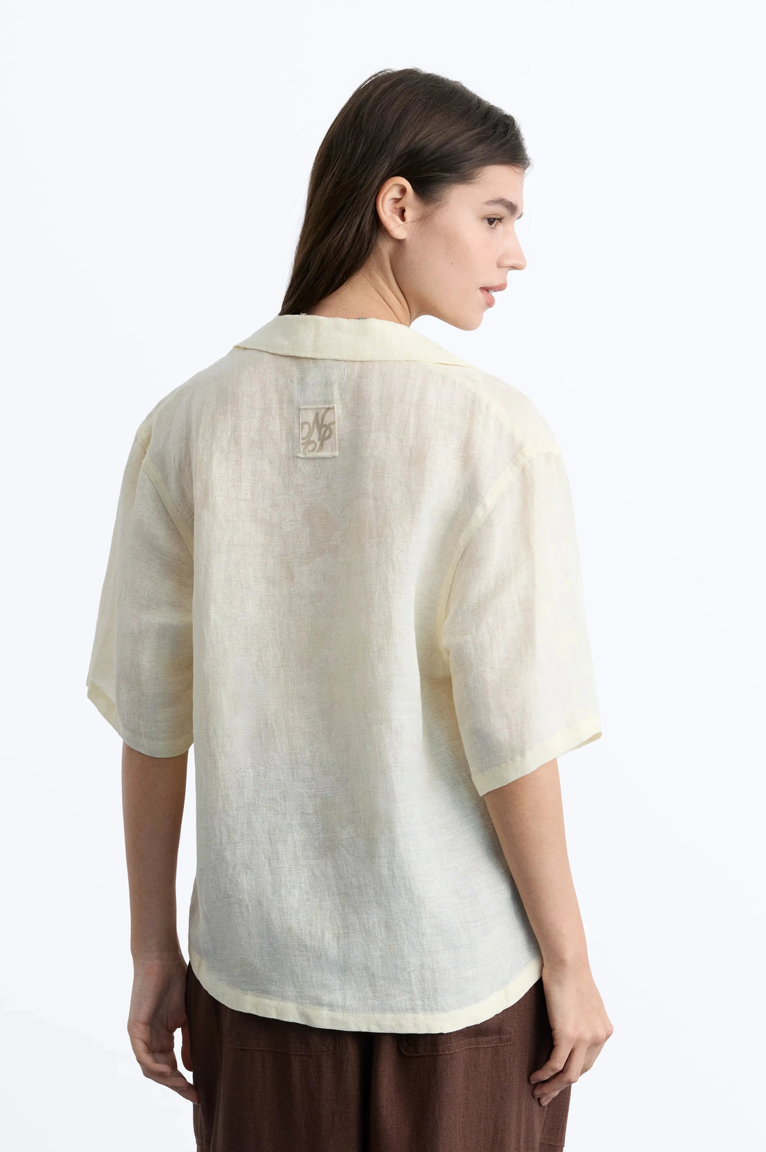 WOMAN [Model is 175.25 cm / 5’9” wearing size S]