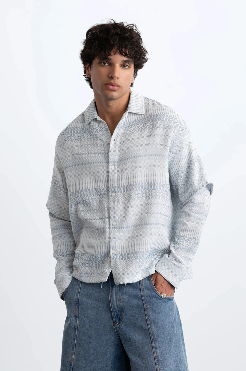 MAN [Model is 187cm / 6’2” wearing size M]