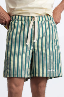 MAN [Model is 187cm / 6’2” wearing size M]