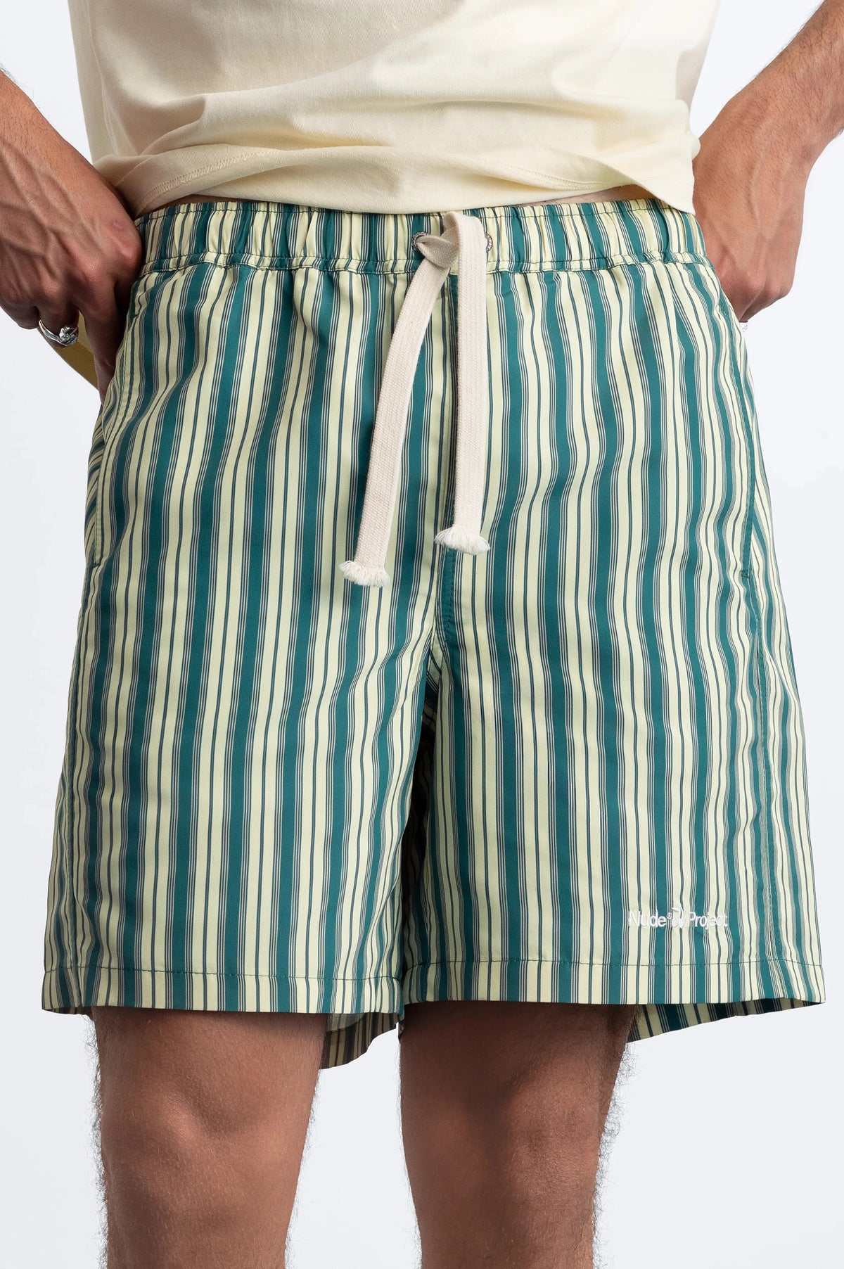 MAN [Model is 187cm / 6’2” wearing size M]