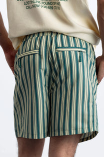MAN [Model is 187cm / 6’2” wearing size M]