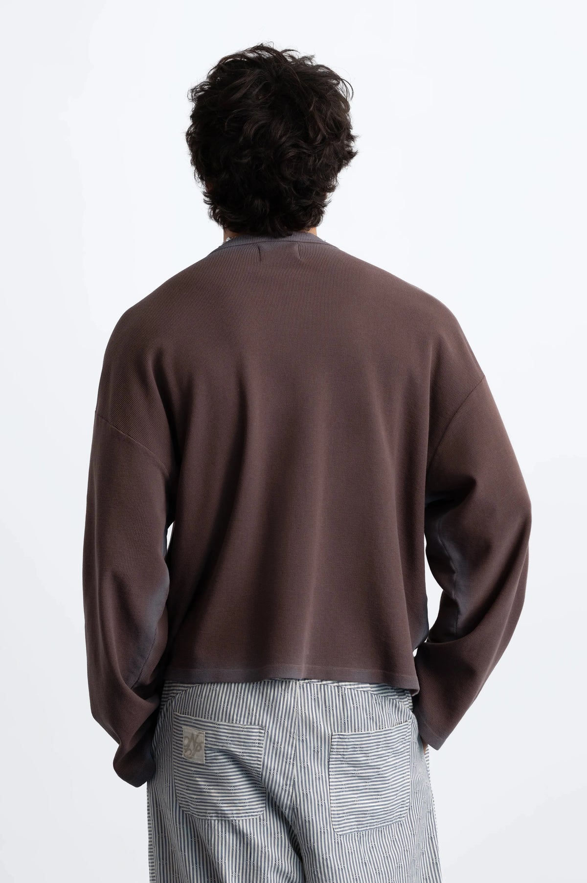 MAN [Model is 187cm / 6’2” wearing size M]