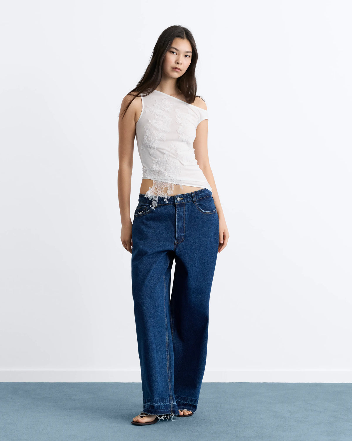 WOMAN [Model is 176 cm / 5’9” wearing size S]