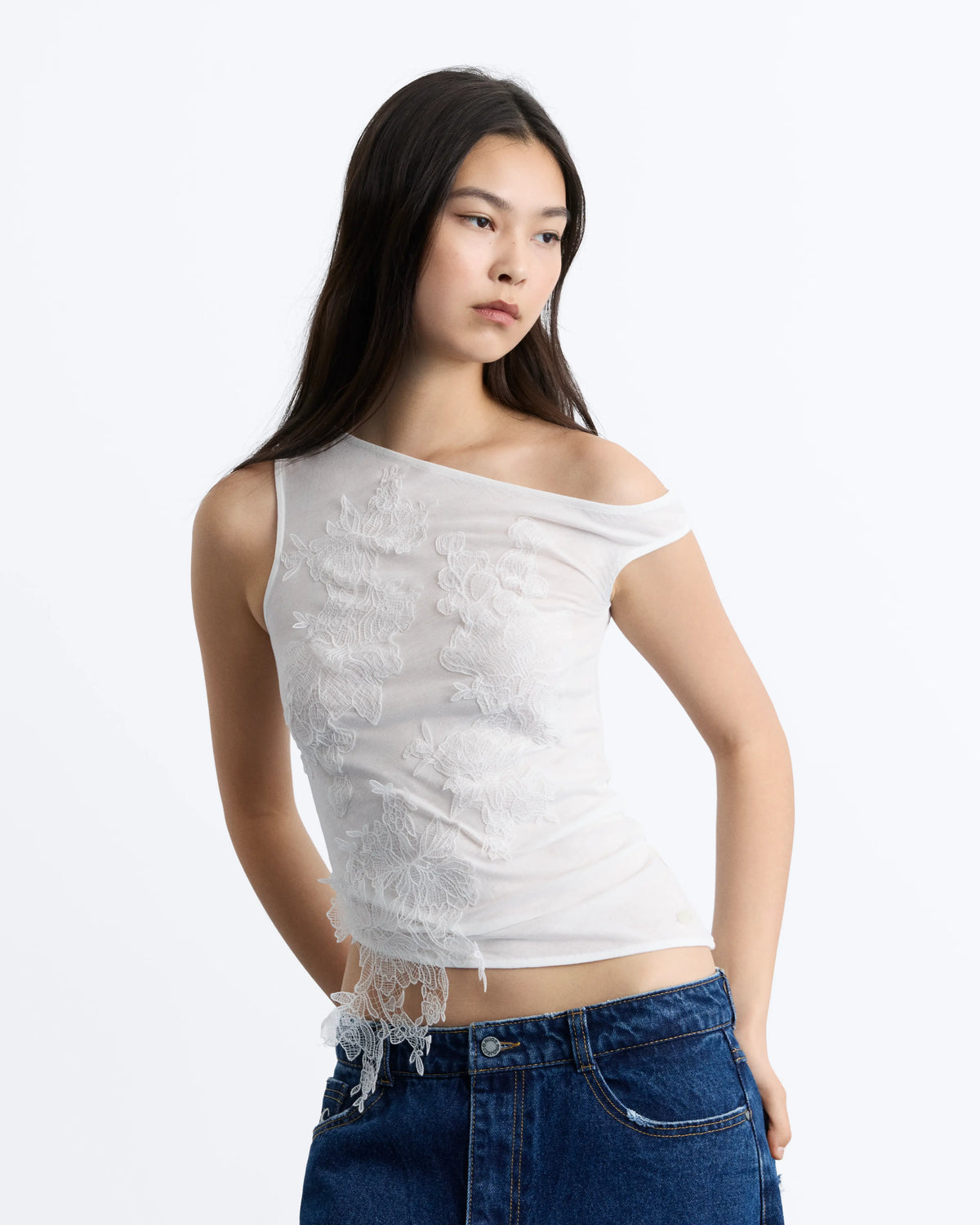 WOMAN [Model is 176 cm / 5’9” wearing size S]