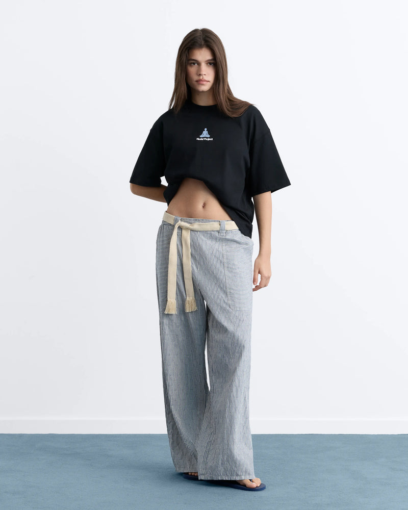 WOMAN [Model is 175.25 cm / 5’9” wearing size S]