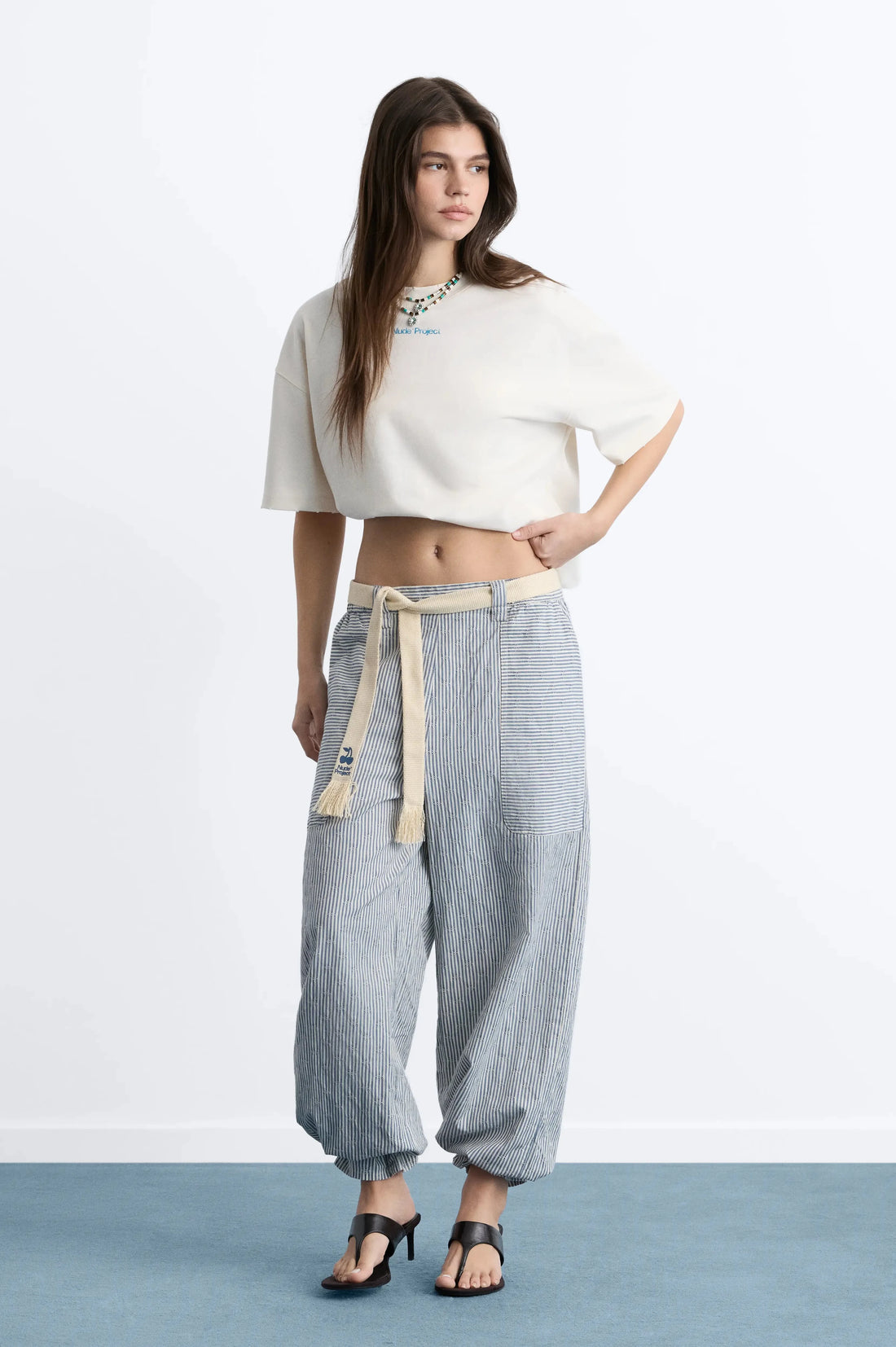 WOMAN [Model is 175.25 cm / 5’9” wearing size S]