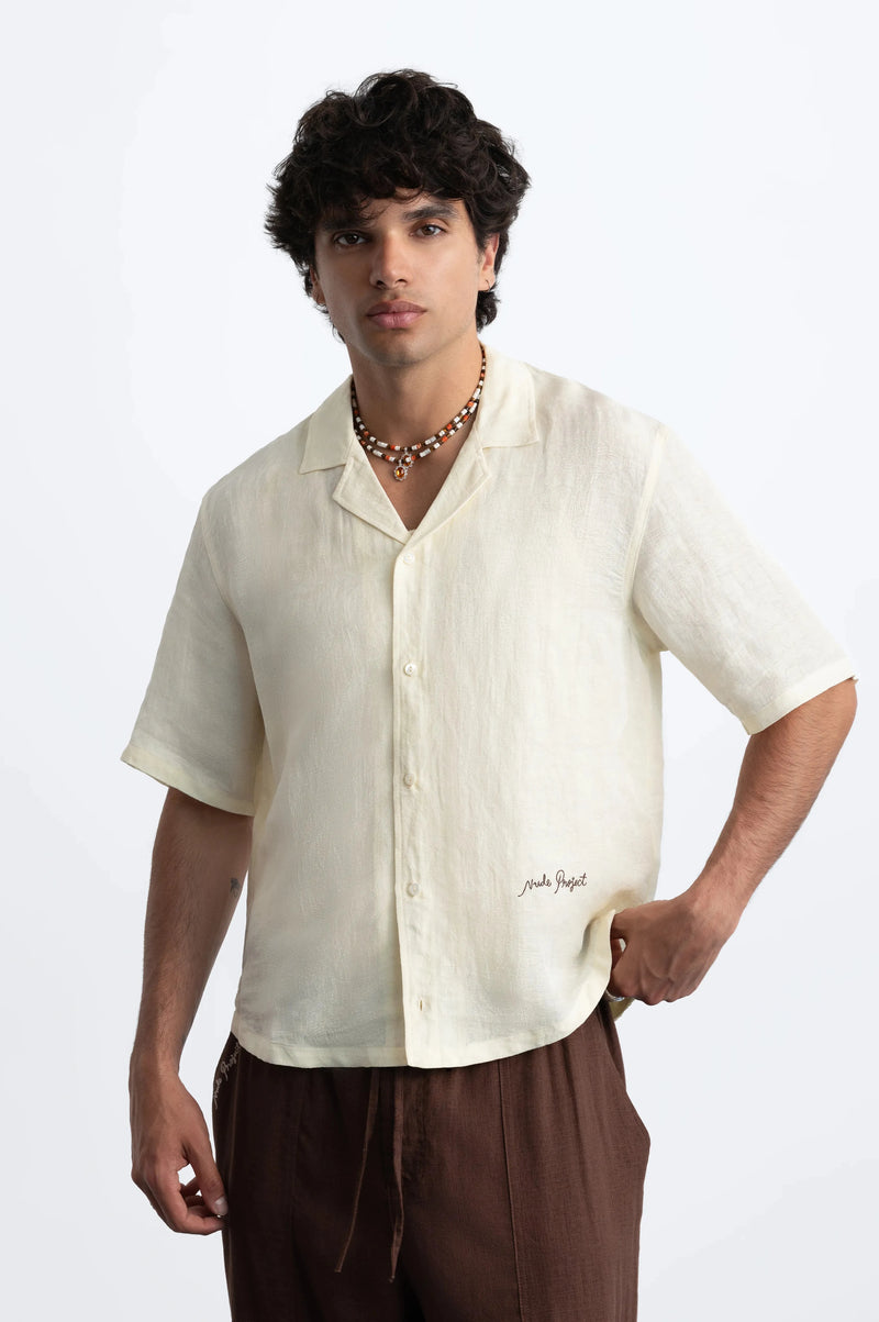 MAN [Model is 187cm / 6’2” wearing size M]