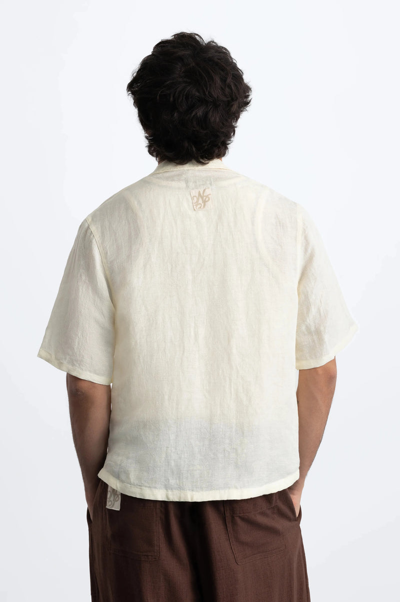 MAN [Model is 187cm / 6’2” wearing size M]