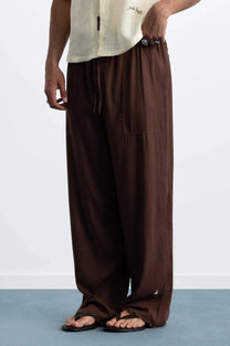 MAN [Model is 187cm / 6’2” wearing size M]