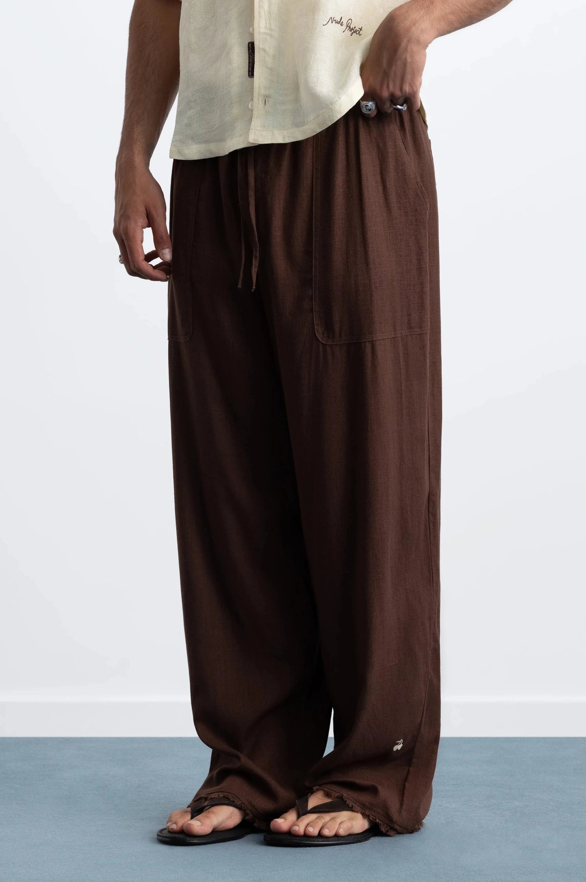 MAN [Model is 187cm / 6’2” wearing size M]