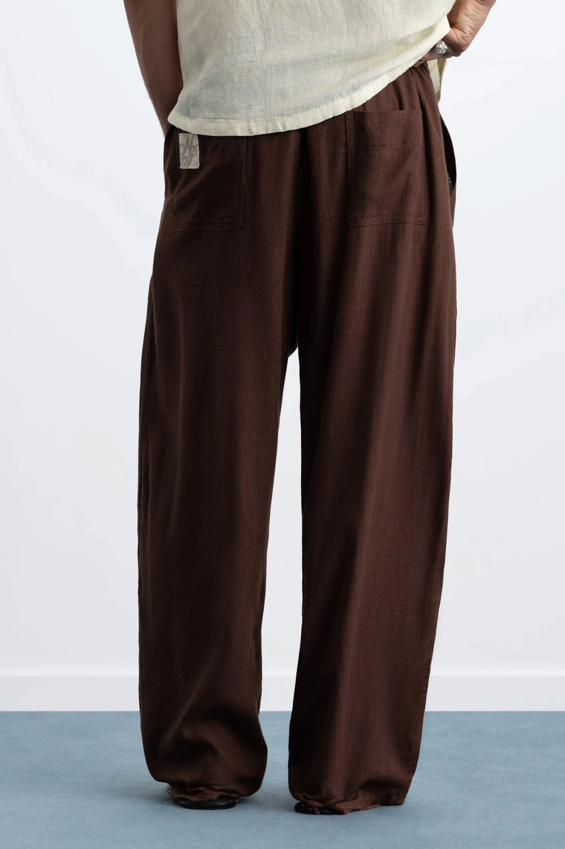 MAN [Model is 187cm / 6’2” wearing size M]