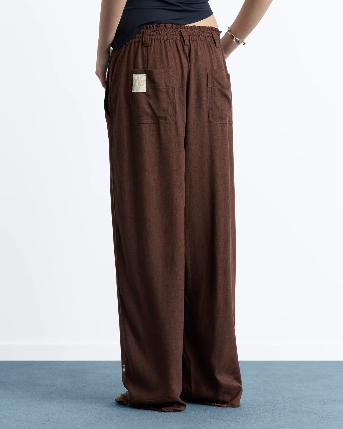 WOMAN [Model is 176 cm / 5’9” wearing size S]