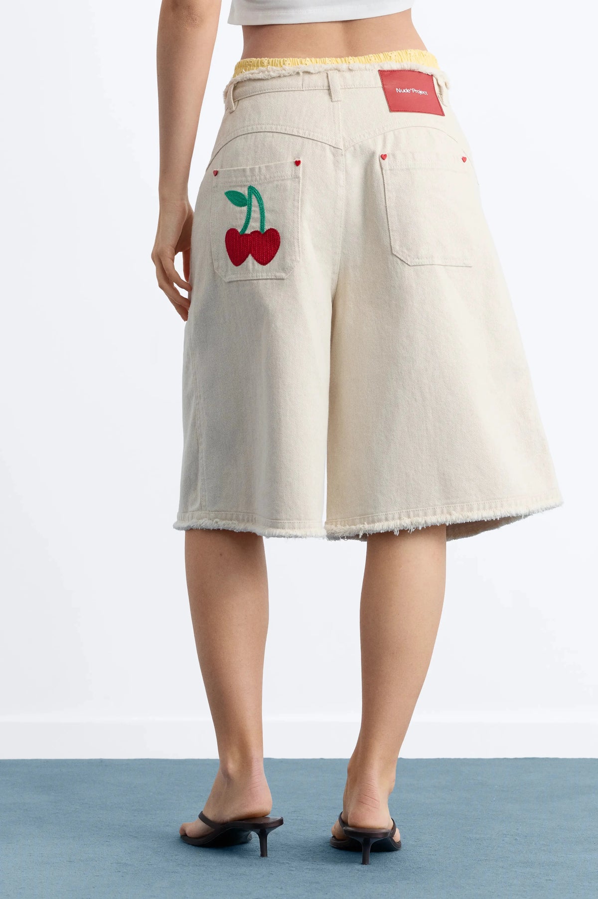 WOMAN [Model is 176 cm / 5’9” wearing size S]