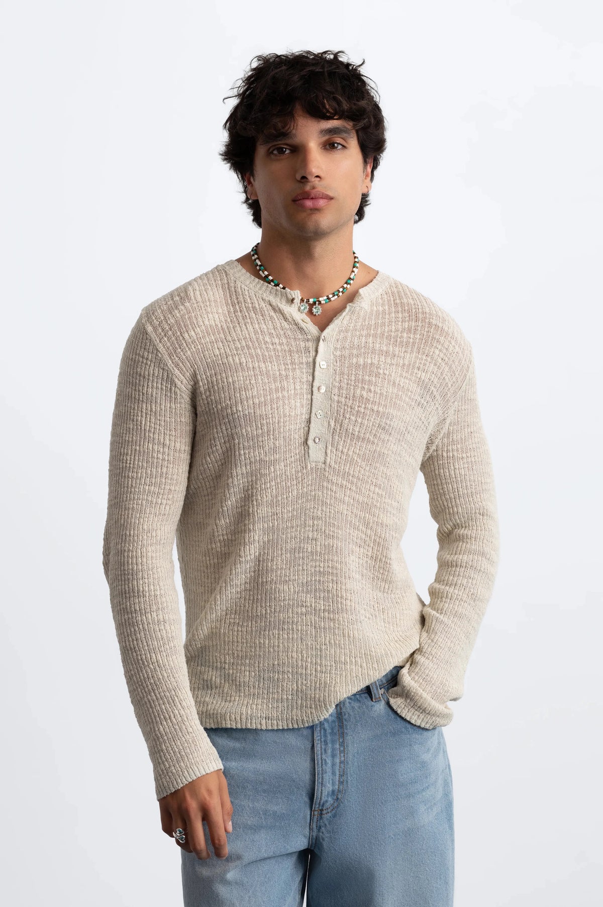 MAN [Model is 187cm / 6’2” wearing size M]