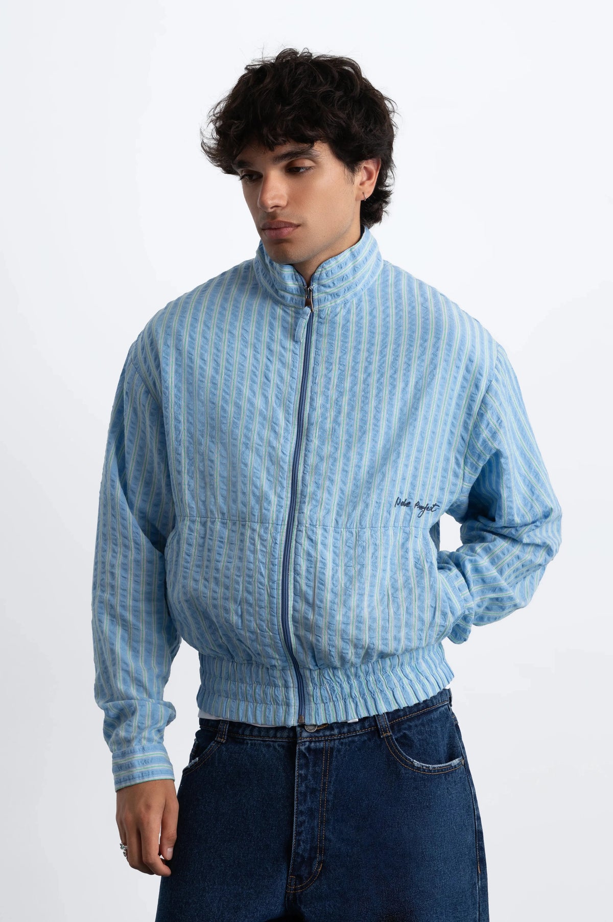 MAN [Model is 187cm / 6’2” wearing size M]