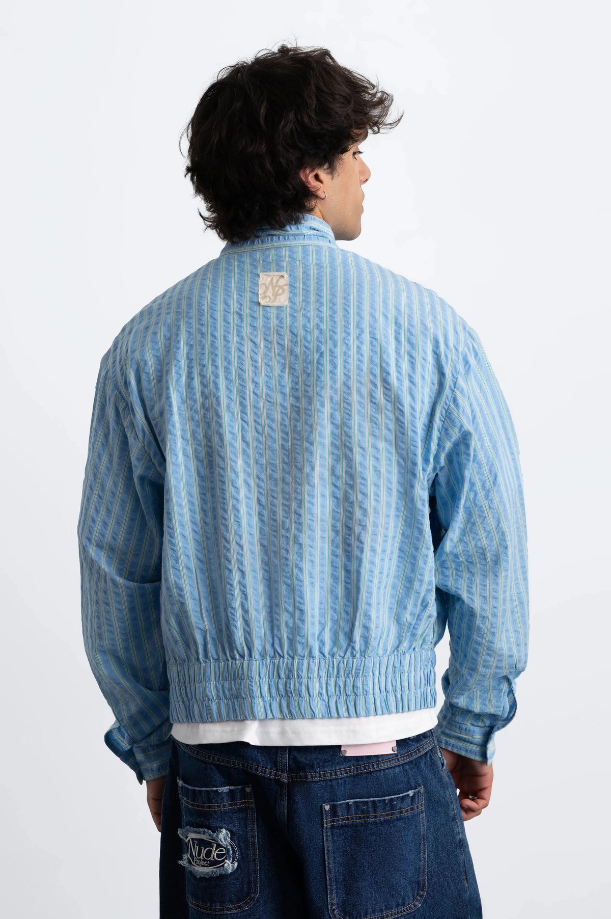 MAN [Model is 187cm / 6’2” wearing size M]