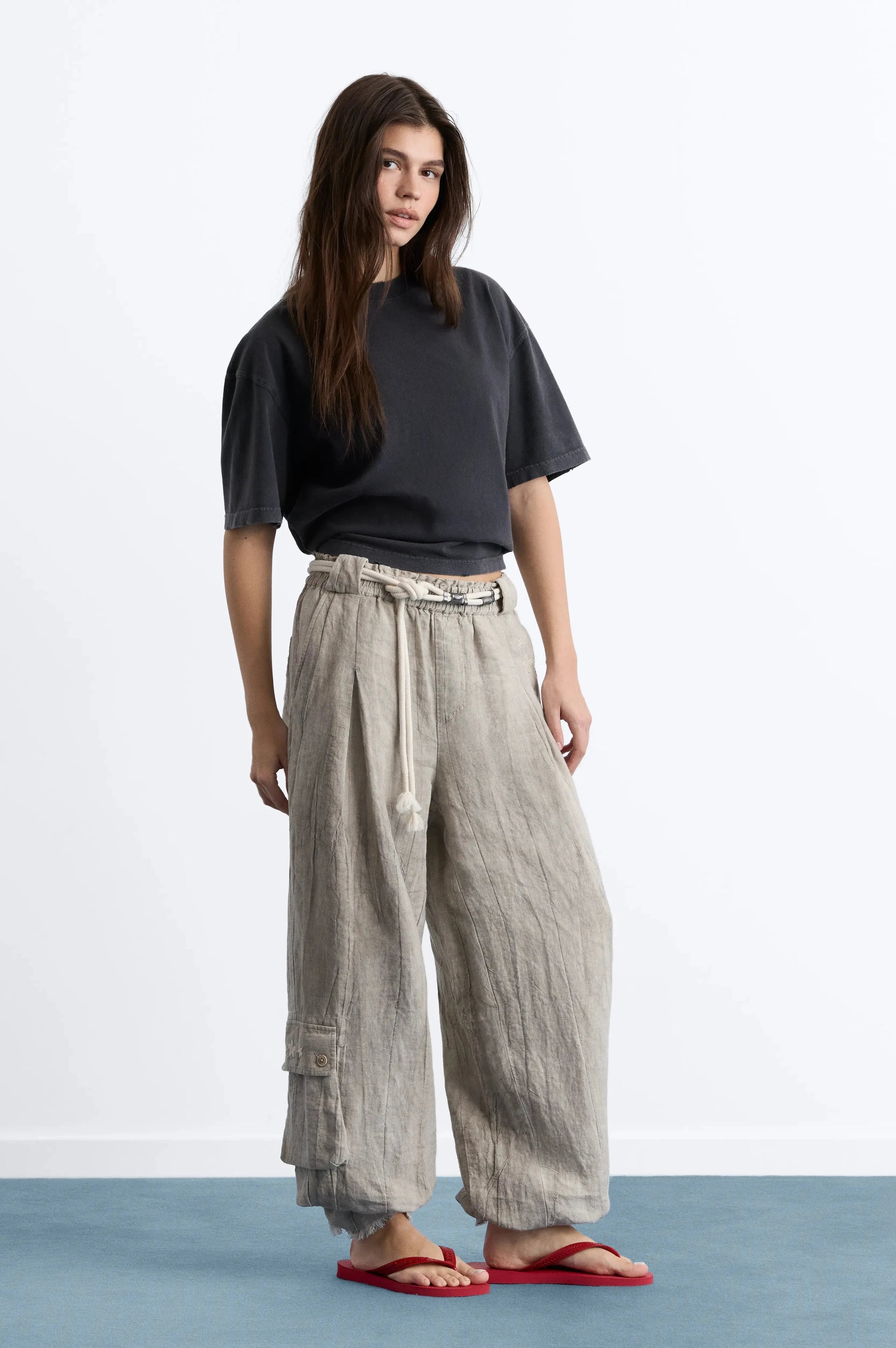 WOMAN [Model is 175.25 cm / 5’9” wearing size S]