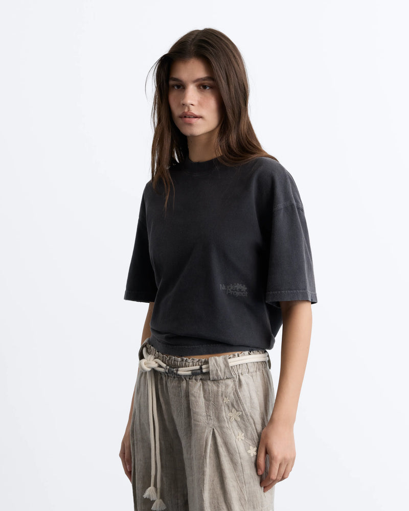 WOMAN [Model is 175.25 cm / 5’9” wearing size S]