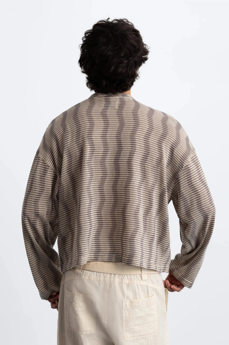 MAN [Model is 187cm / 6’2” wearing size M]