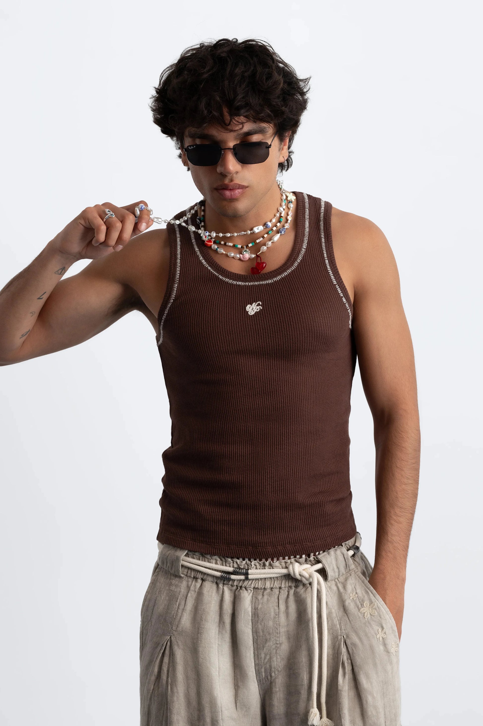 MAN [Model is 187cm / 6’2” wearing size M]