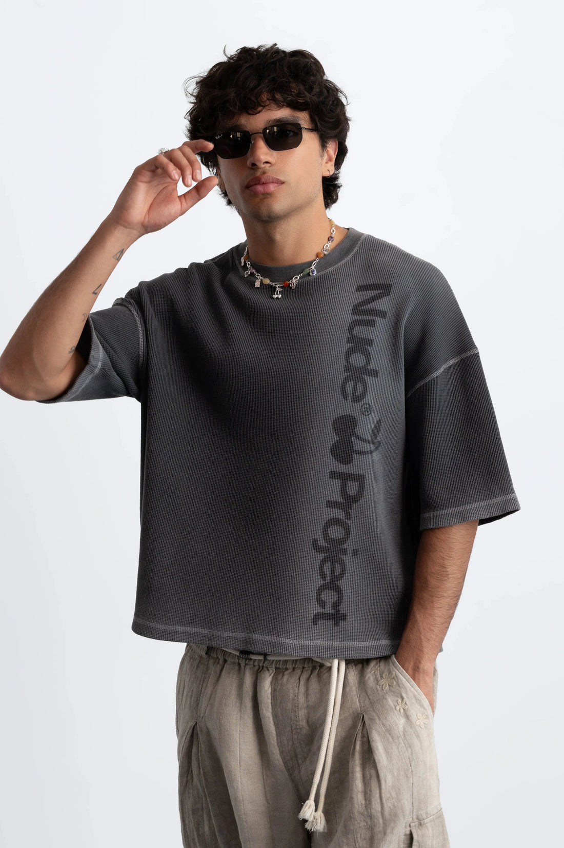 MAN [Model is 187cm / 6’2” wearing size M]