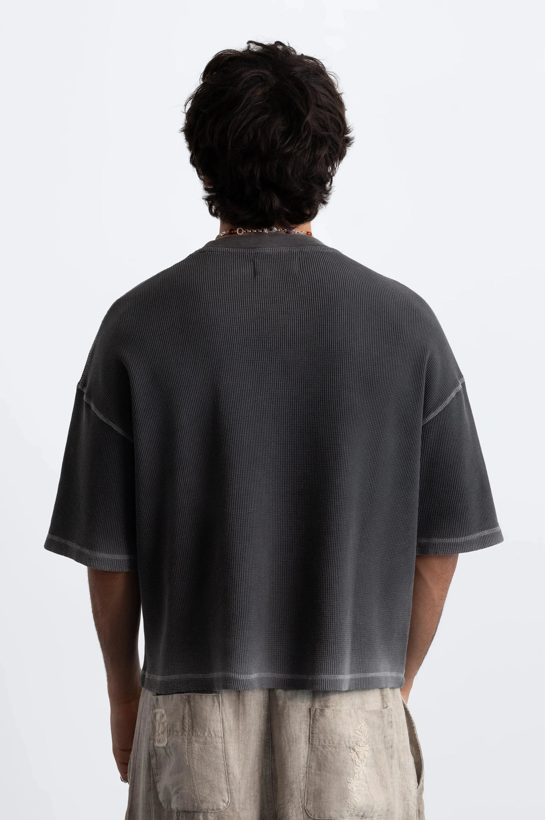 MAN [Model is 187cm / 6’2” wearing size M]