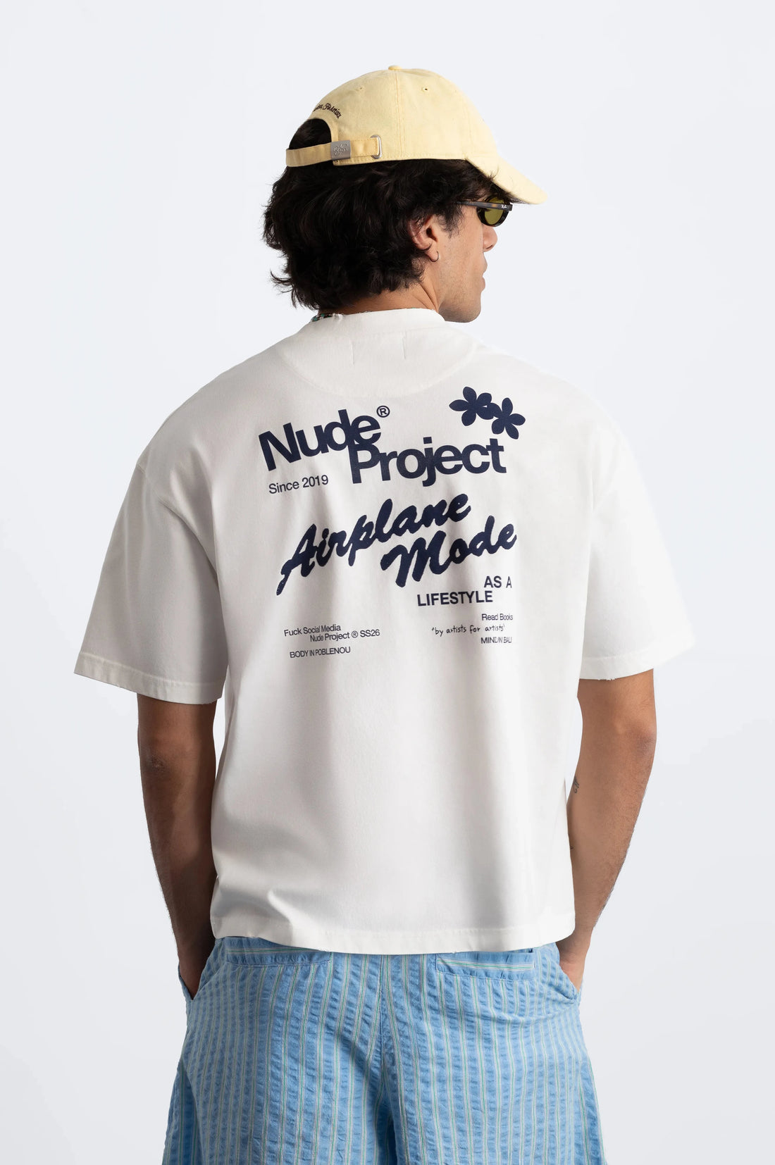 MAN [Model is 187cm / 6’2” wearing size M]