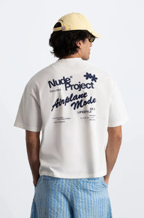 MAN [Model is 187cm / 6’2” wearing size M]