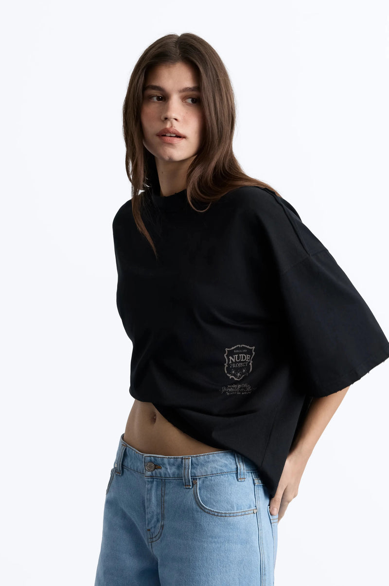 WOMAN [Model is 175.25 cm / 5’9” wearing size S]